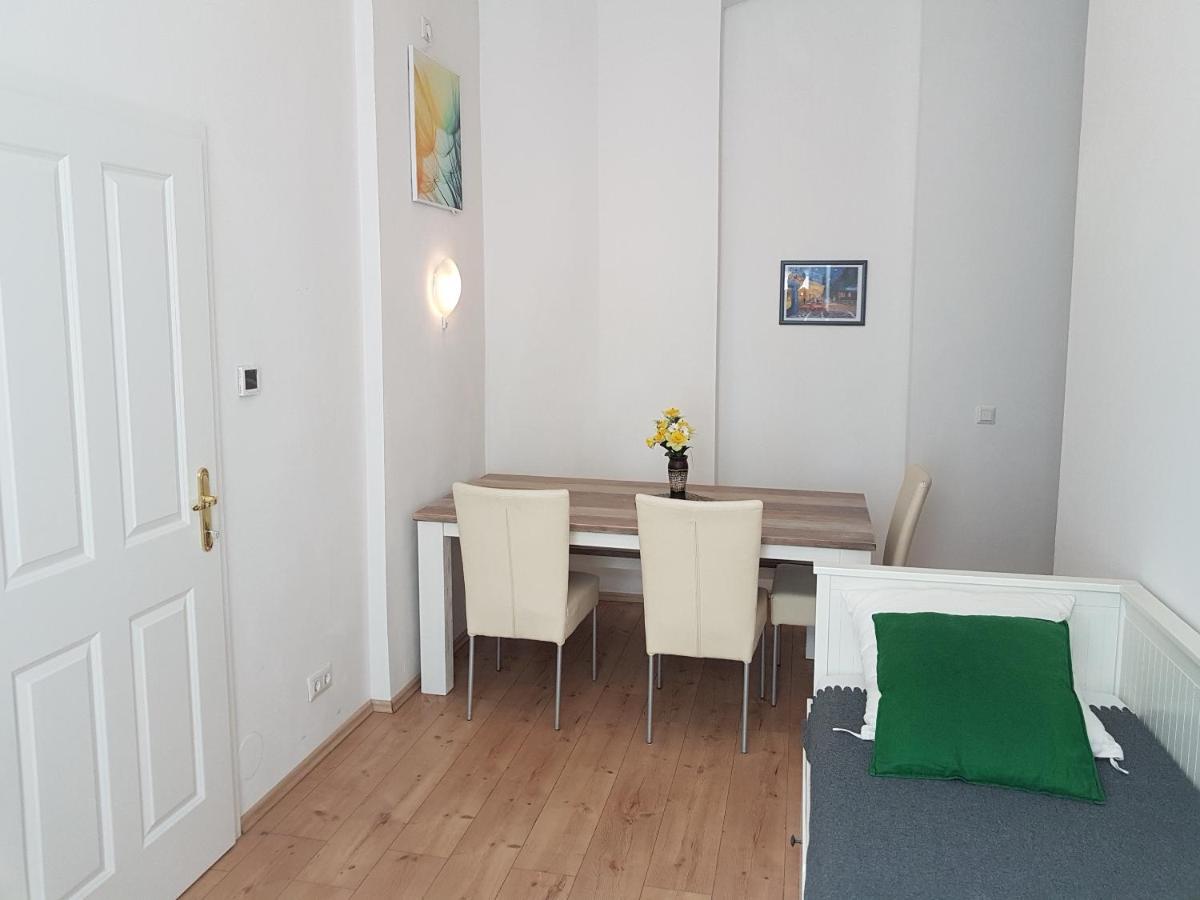 Sobieski Town Apartments Wina Bagian luar foto