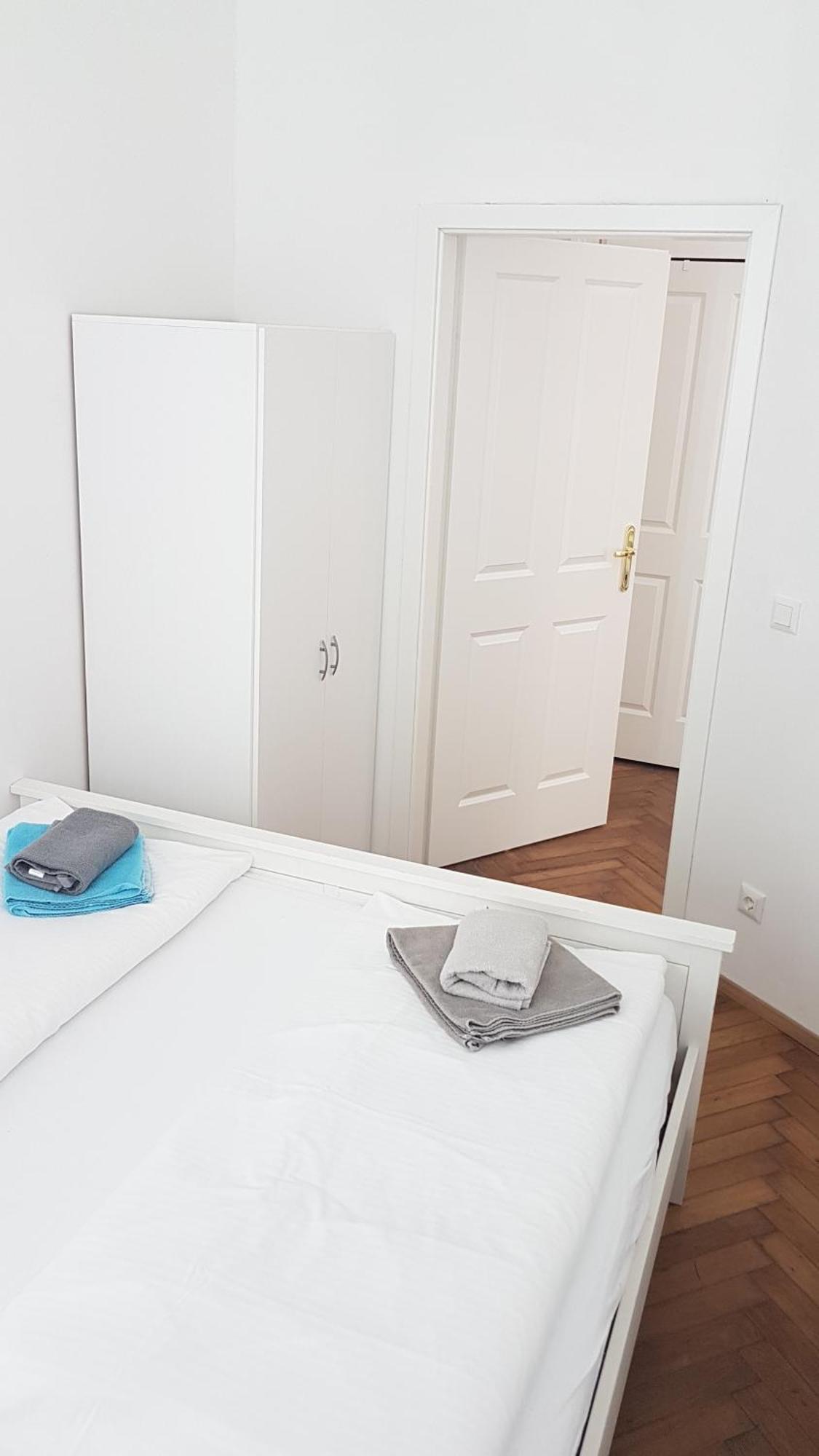 Sobieski Town Apartments Wina Ruang foto
