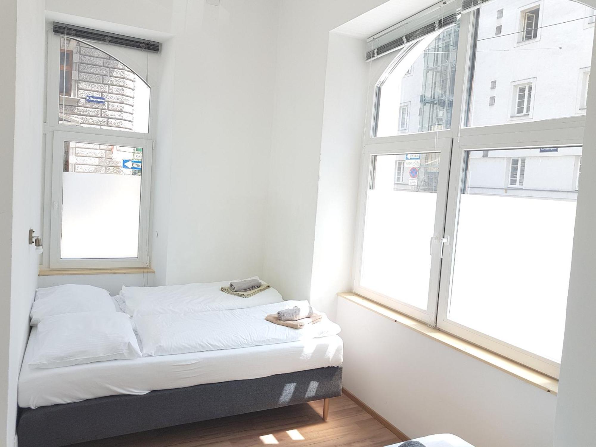 Sobieski Town Apartments Wina Ruang foto