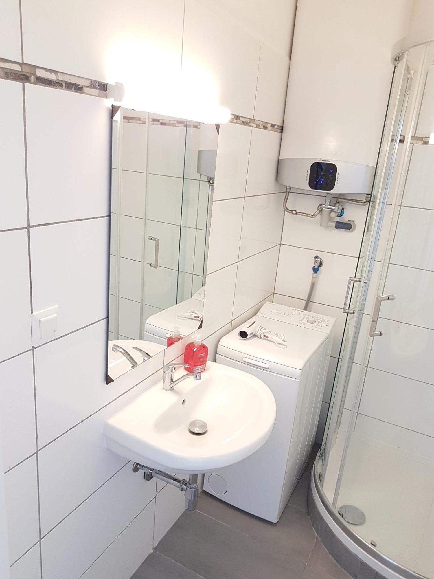 Sobieski Town Apartments Wina Ruang foto